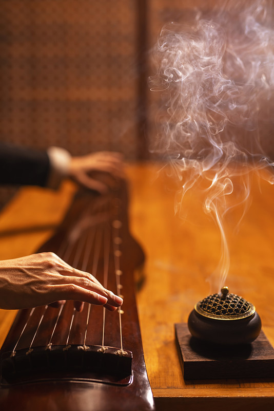 彈奏古琴手部特寫,中國元素,傳統文化圖片素材