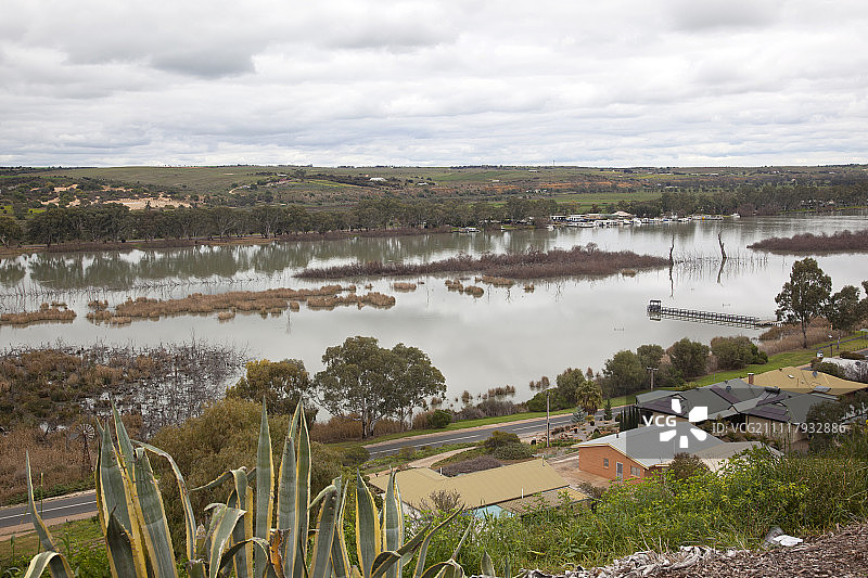 从南澳大利亚阿德莱德的观景亭俯瞰Mannum周围图片素材