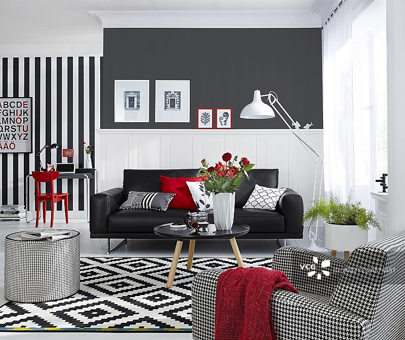 红色、灰色和白色的客厅图片素材
