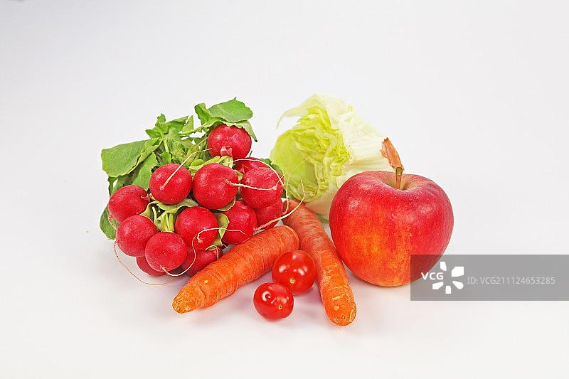 各种水果和蔬菜在白色的背景图片素材