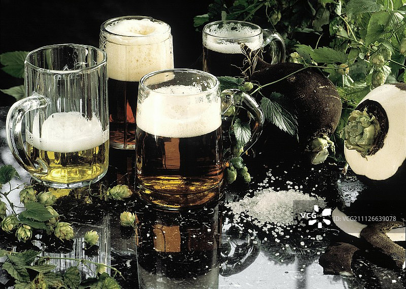 啤酒杯里的各种啤酒图片素材