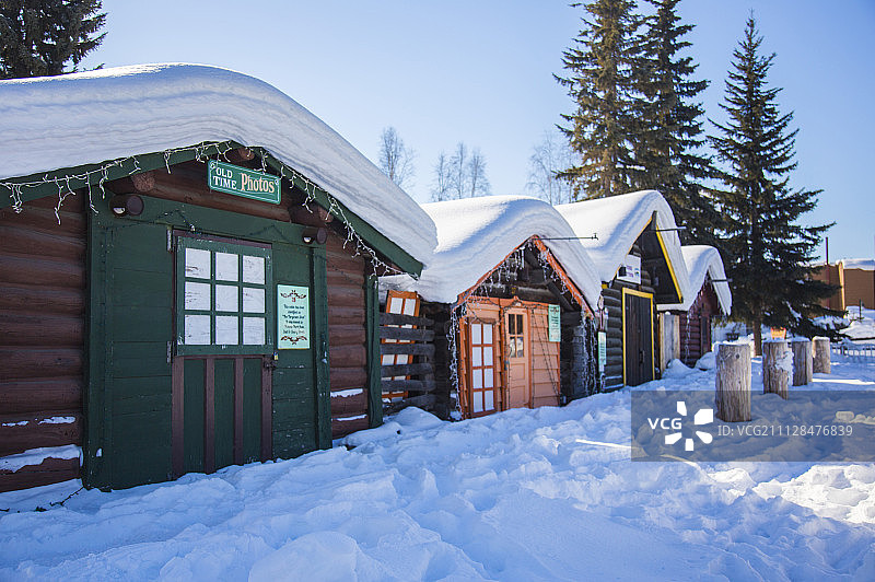 雪景,雪,树,小木屋图片素材