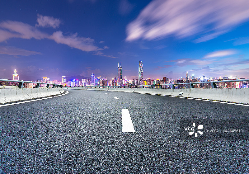 深圳城市天际线与高速公路图片素材