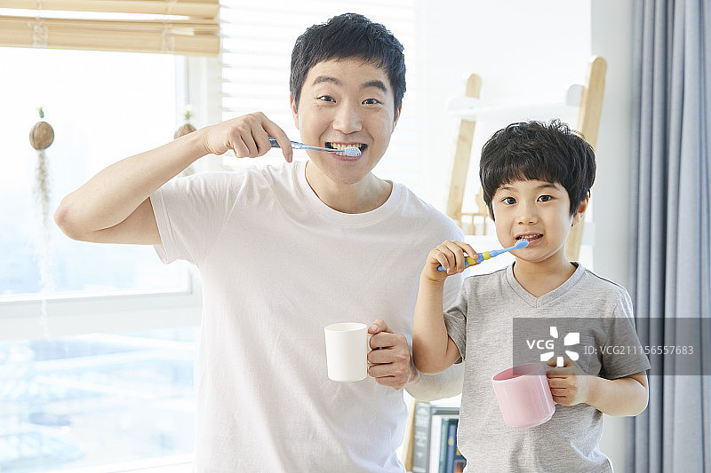 刷牙,家庭,父亲,儿子,韩国人图片素材