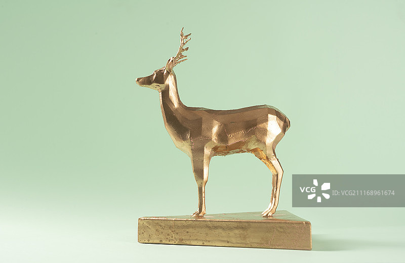 金色的小麋鹿模型图片素材