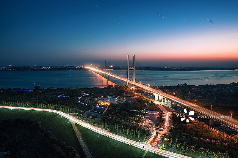 荆州长江大桥夜景图片素材