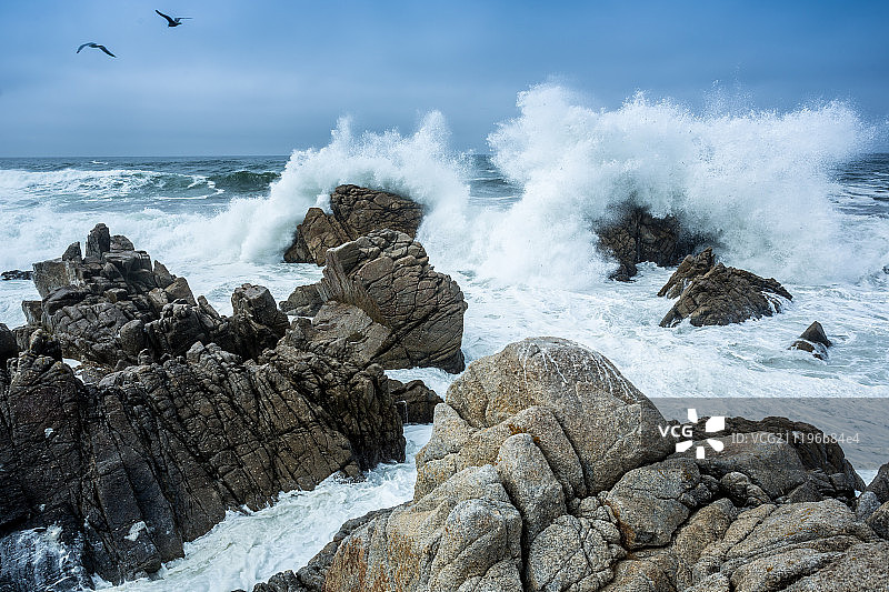 岩石海浪图片素材