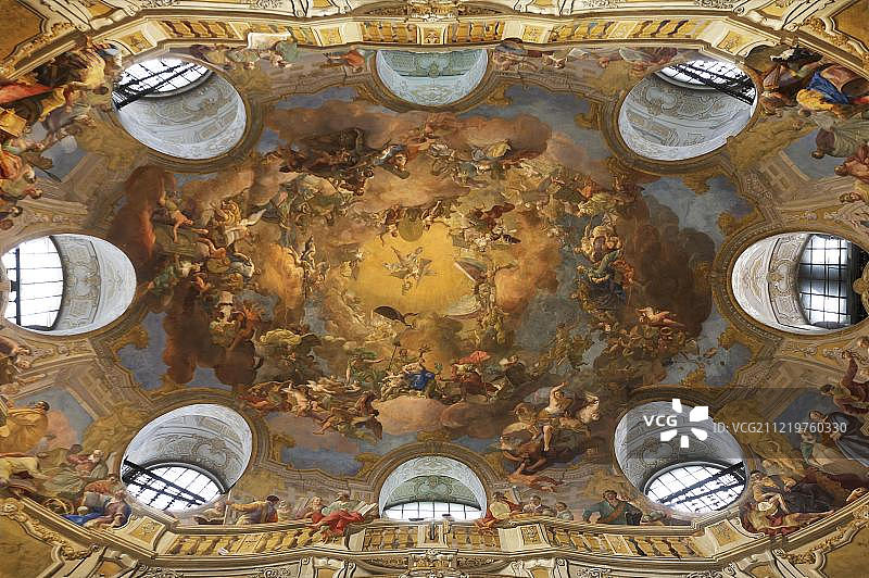 壁画天花板，仪式大厅，奥地利国家图书馆，建于1723-1726年，奥地利维也纳，欧洲图片素材