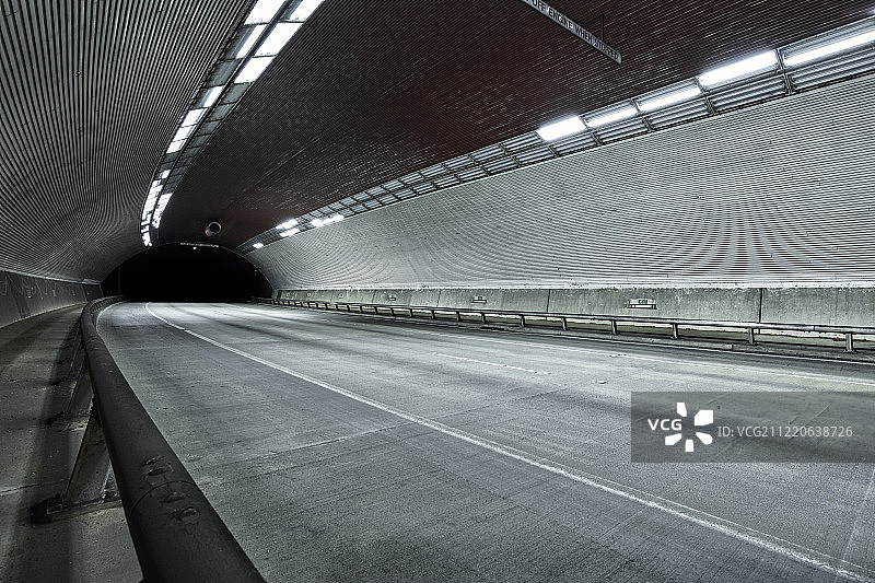 内陆城市隧道图片素材