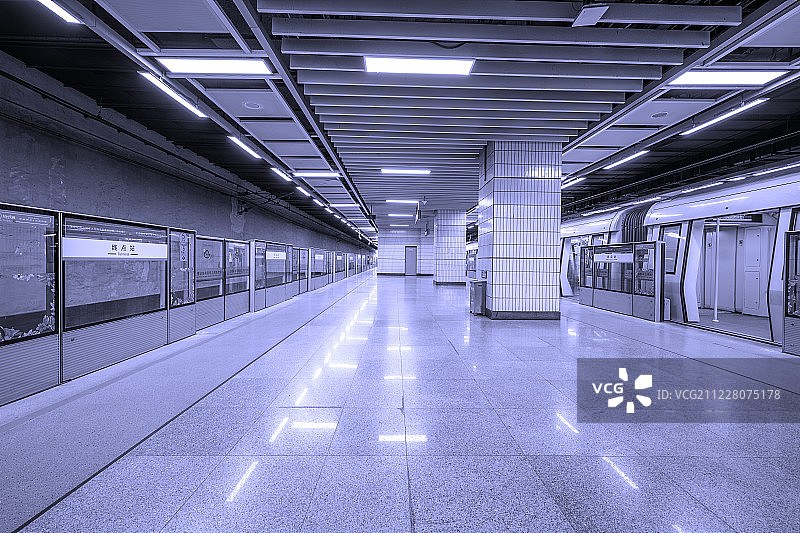 广州地铁站月台图片素材