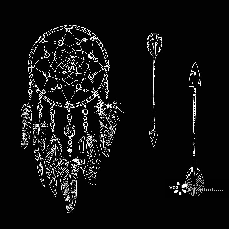 手绘华丽的捕梦网，有羽毛，宝石。还有两支孤立的箭占星术，灵性，魔法符号。少数民族部落元素。矢量图图片素材