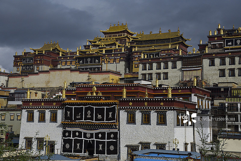 西藏喇嘛松赞寺，香格里拉，云南，中国图片素材