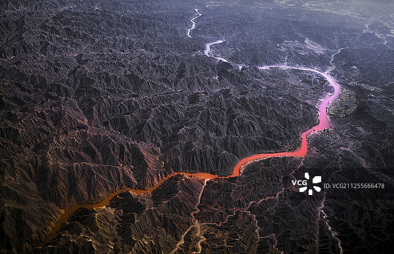 黄河和昆仑山东段图片素材