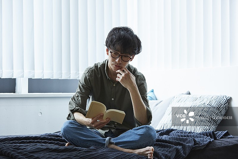日本青年男子画像图片素材