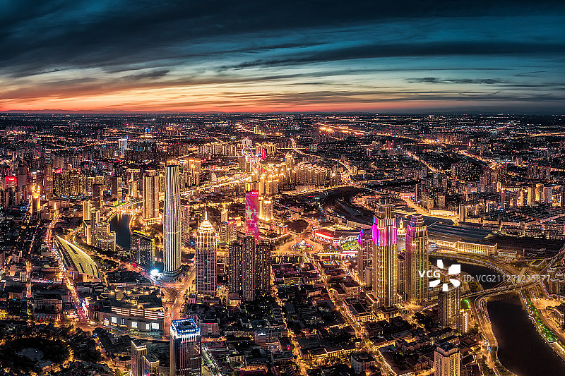 天津市环球金融中心夜景图片素材