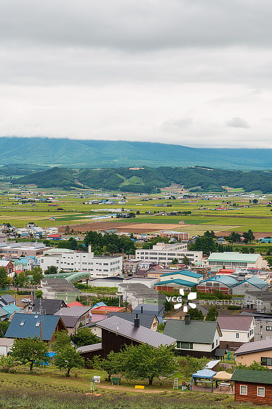 日本北海道富良野乡村田园风光高视角图片素材