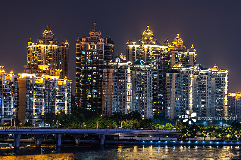 广州夜景灯光摩天大楼建筑市区商务经济中心房地产楼盘居住图片素材