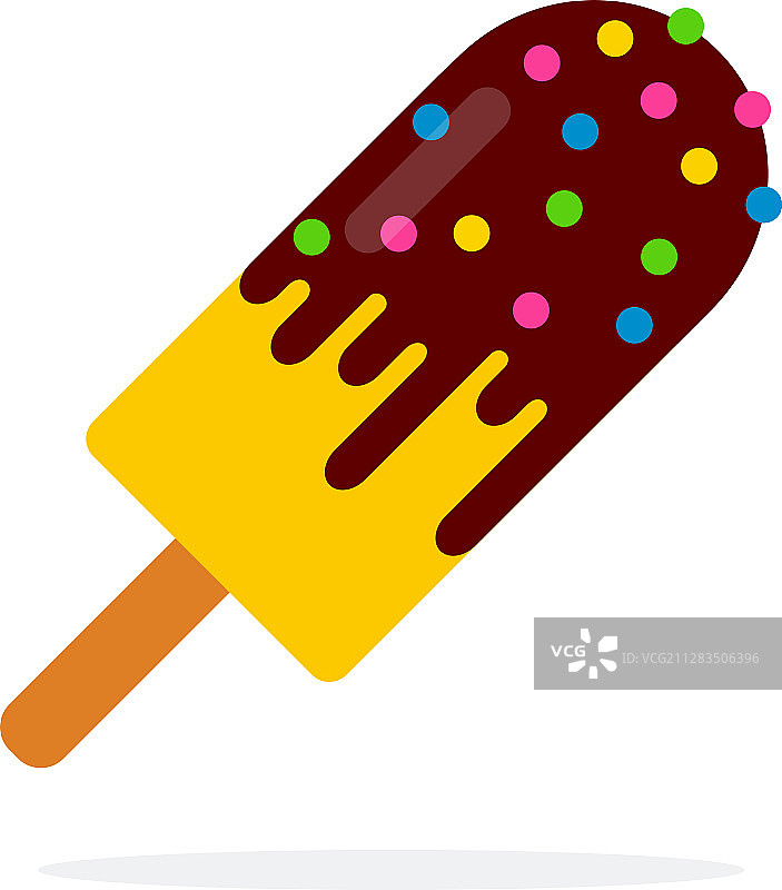 黄色的冰淇淋，涂上巧克力酱图片素材