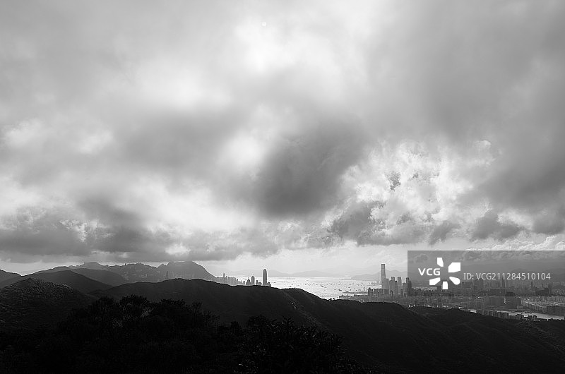 从香港九龙柏架山看香港的黑白景色图片素材