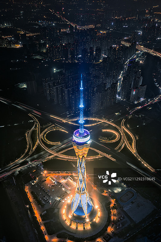 亚洲中国河南省郑州市中原福塔航拍夜景图片素材
