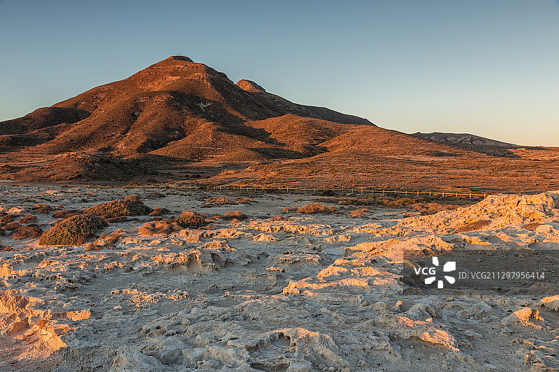风景沙漠对晴朗的天空，圣何塞，西班牙图片素材