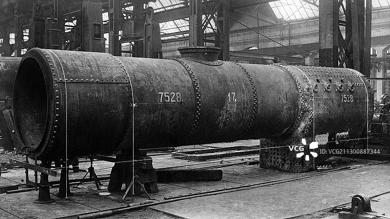 机车的建造，锅炉的解开，博尔西格工厂，柏林-特格尔，德国，历史图像，1910年，欧洲图片素材
