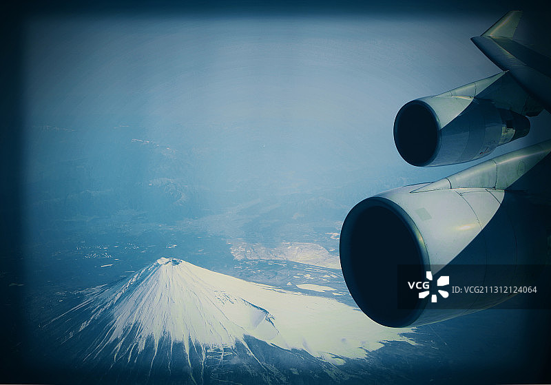 飞跃富士山图片素材