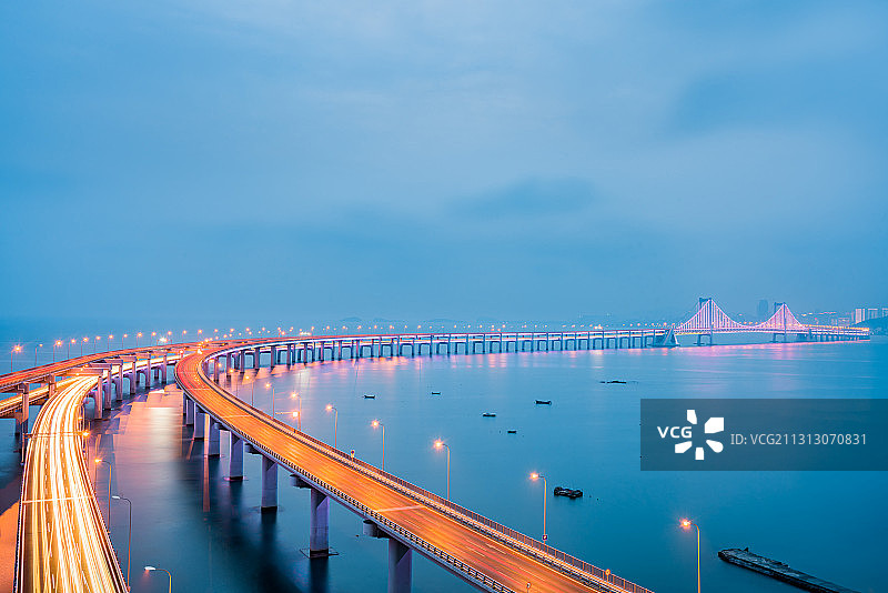 中国辽宁大连星海湾大桥夜景风光图片素材