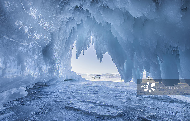 贝加尔湖冰洞图片素材