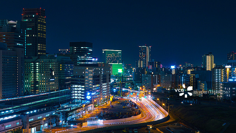 日本大阪梅田夜景的高角度照明建筑图片素材