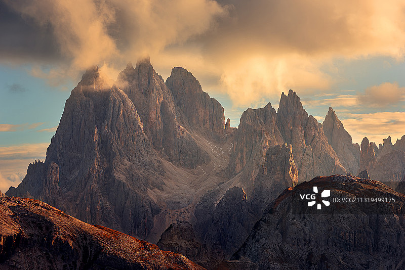欧洲意大利南蒂罗尔贝卢诺Dolomites的Cadini di Misurina, Auronzo di Cador山群图片素材