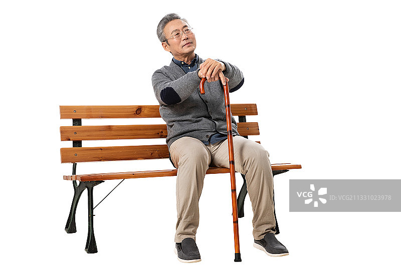 坐在长椅上的老年人图片素材