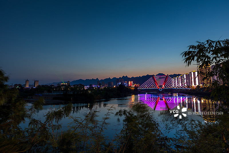 端午节前的荔波县城黄昏和夜景图片素材