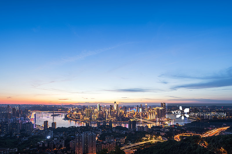 重庆南山一棵树观景台夜景城市天际线图片素材
