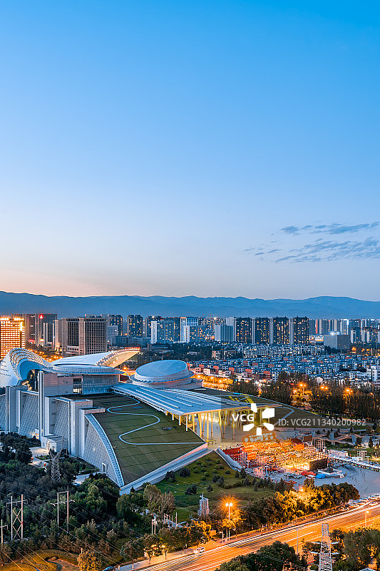 中国内蒙古呼和浩特内蒙古博物院、科技馆建筑夜景风光图片素材