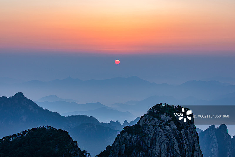 黄山山顶的日出图片素材