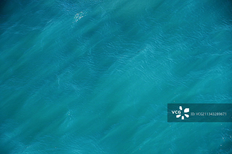 印度泰米尔纳德邦拉姆斯瓦拉姆的蓝色大海的全帧镜头图片素材
