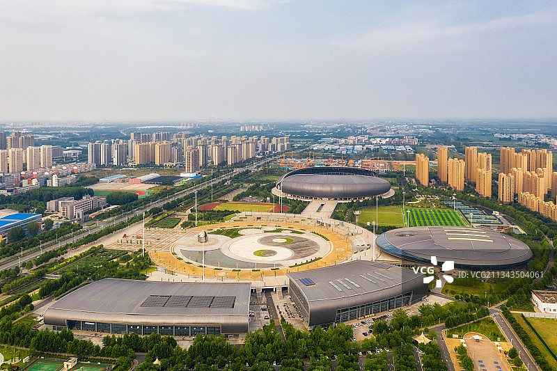 河南省焦作市太极体育中心夏季户外风光航拍视角图片素材