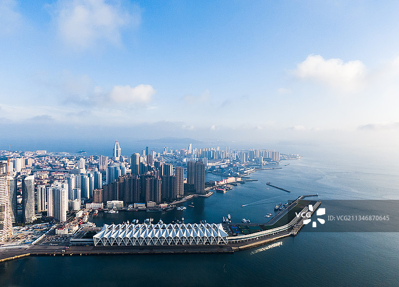 中国山东青岛邮轮母港海岸航拍图片素材