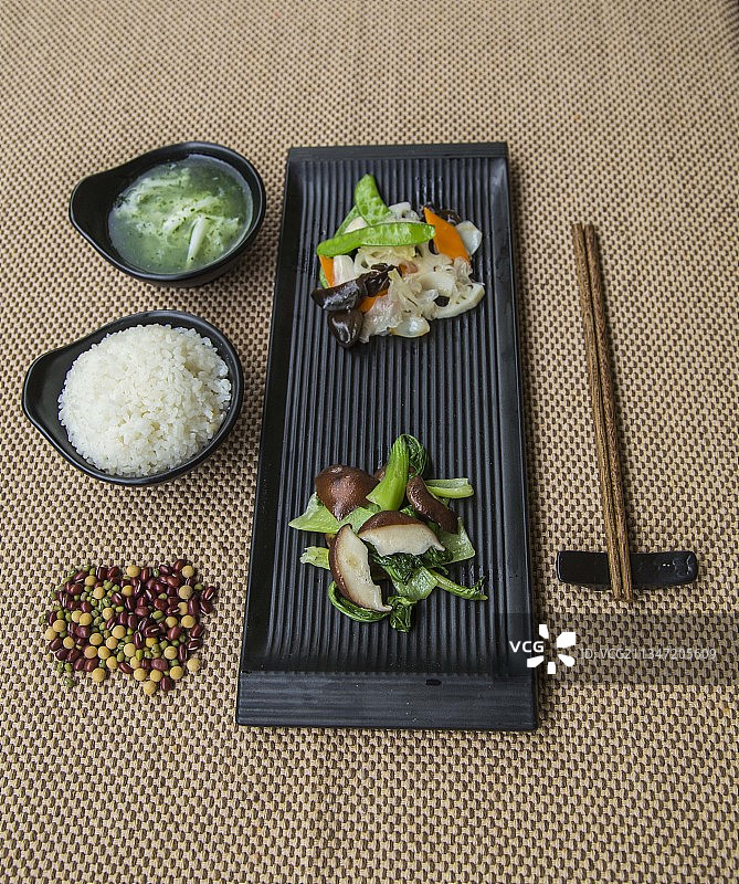 香菇油菜蔬菜米饭套餐图片素材