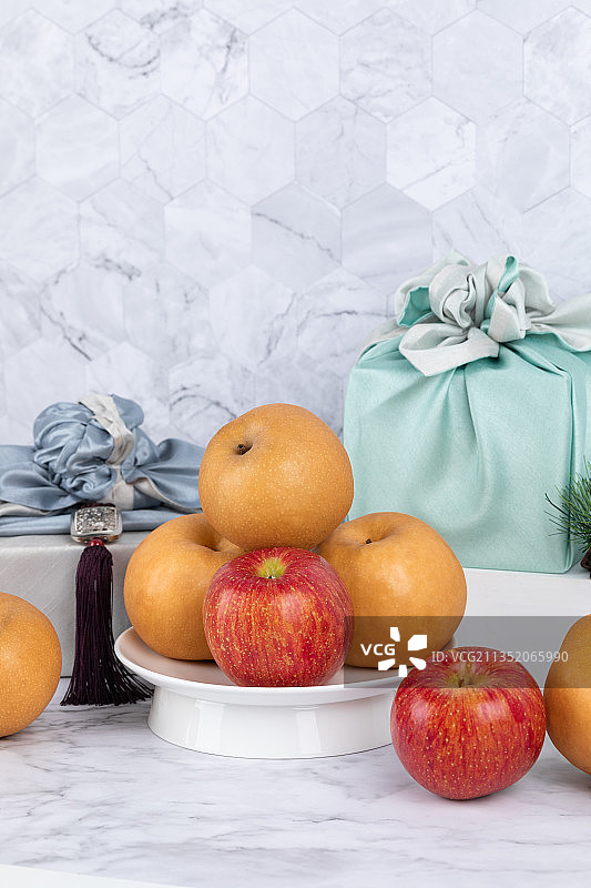 苹果和梨是韩国典型的节日礼物图片素材