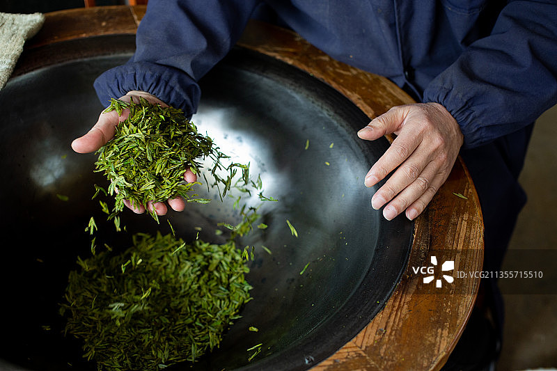 西湖龙井茶炒制，西湖龙井，龙井茶，绿茶图片素材