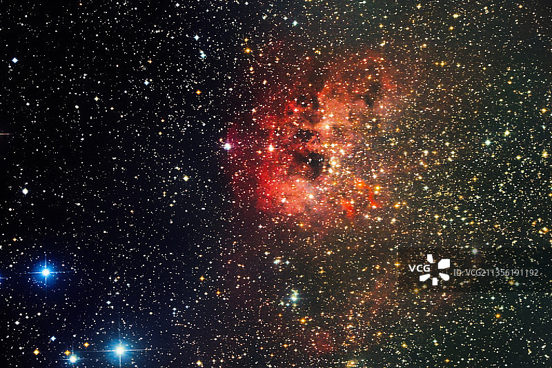 御夫座IC410小蝌蚪星云图片素材