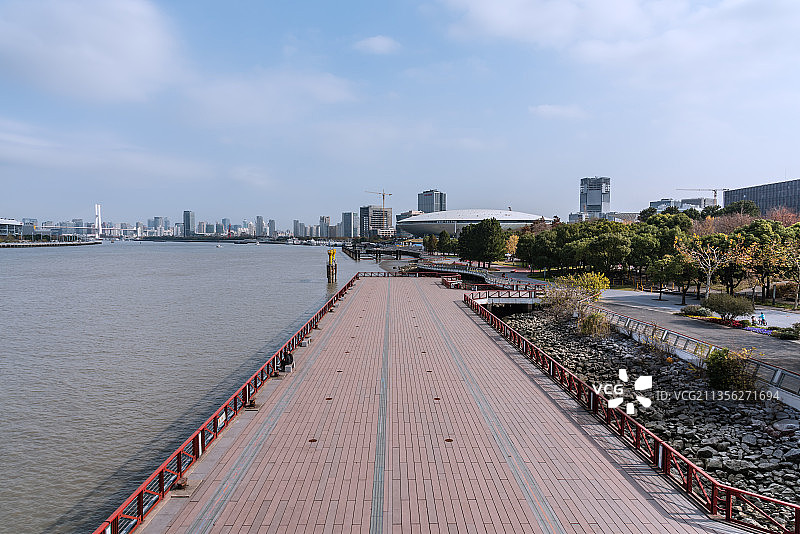 中国上海世博公园的桥梁建筑道路背景图片素材