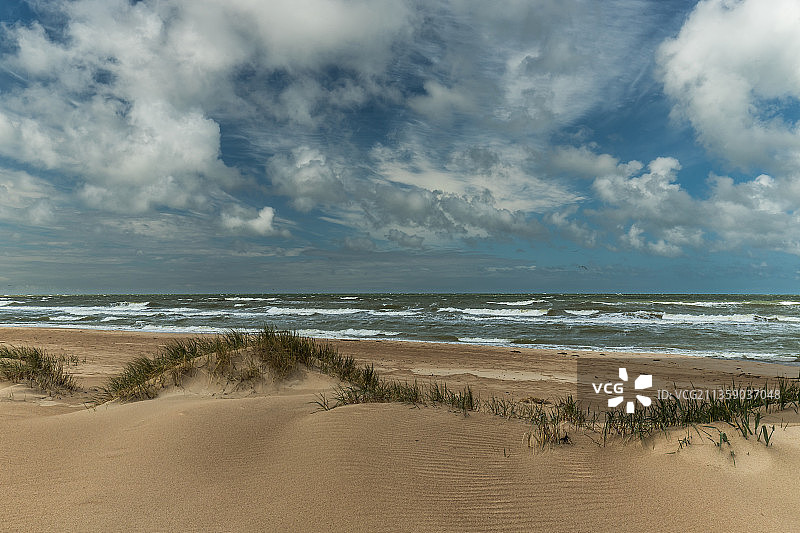 立陶宛，帕兰加，海滩背对天空的风景图片素材