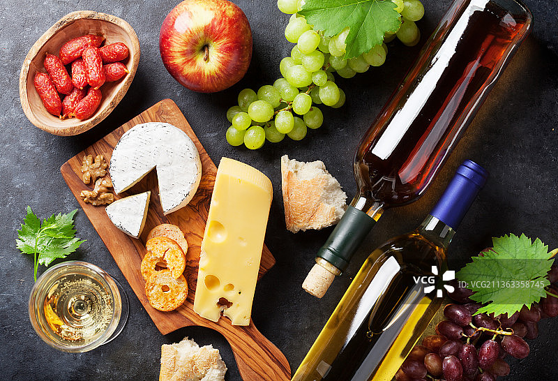 葡萄酒，葡萄，奶酪，食物的正上方图片素材