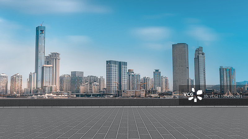 亚洲中国福建省厦门市思明区鹭江道蓝天白云下的厦门国际中心大厦图片素材