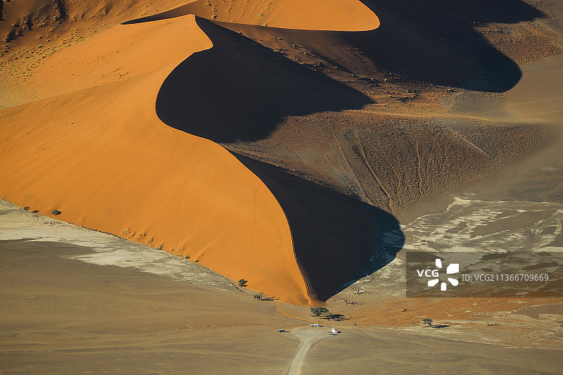 高角度的沙丘，卡拉斯，纳米比亚图片素材