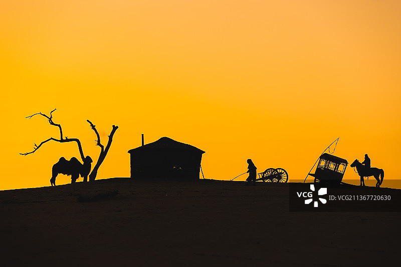 内蒙古奈曼旗宝古图沙漠日出图片素材