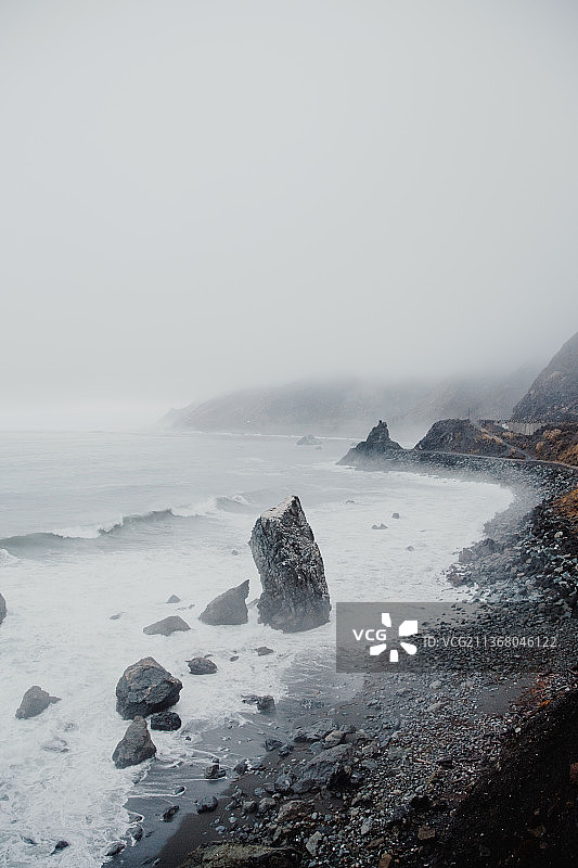 惊涛骇浪，冬季海天相映的风景，加州桑格，美国，美国图片素材